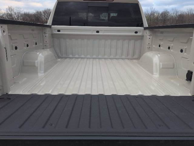 New 2026 GMC Sierra 1500 SLE w/ Preferred Package image 7