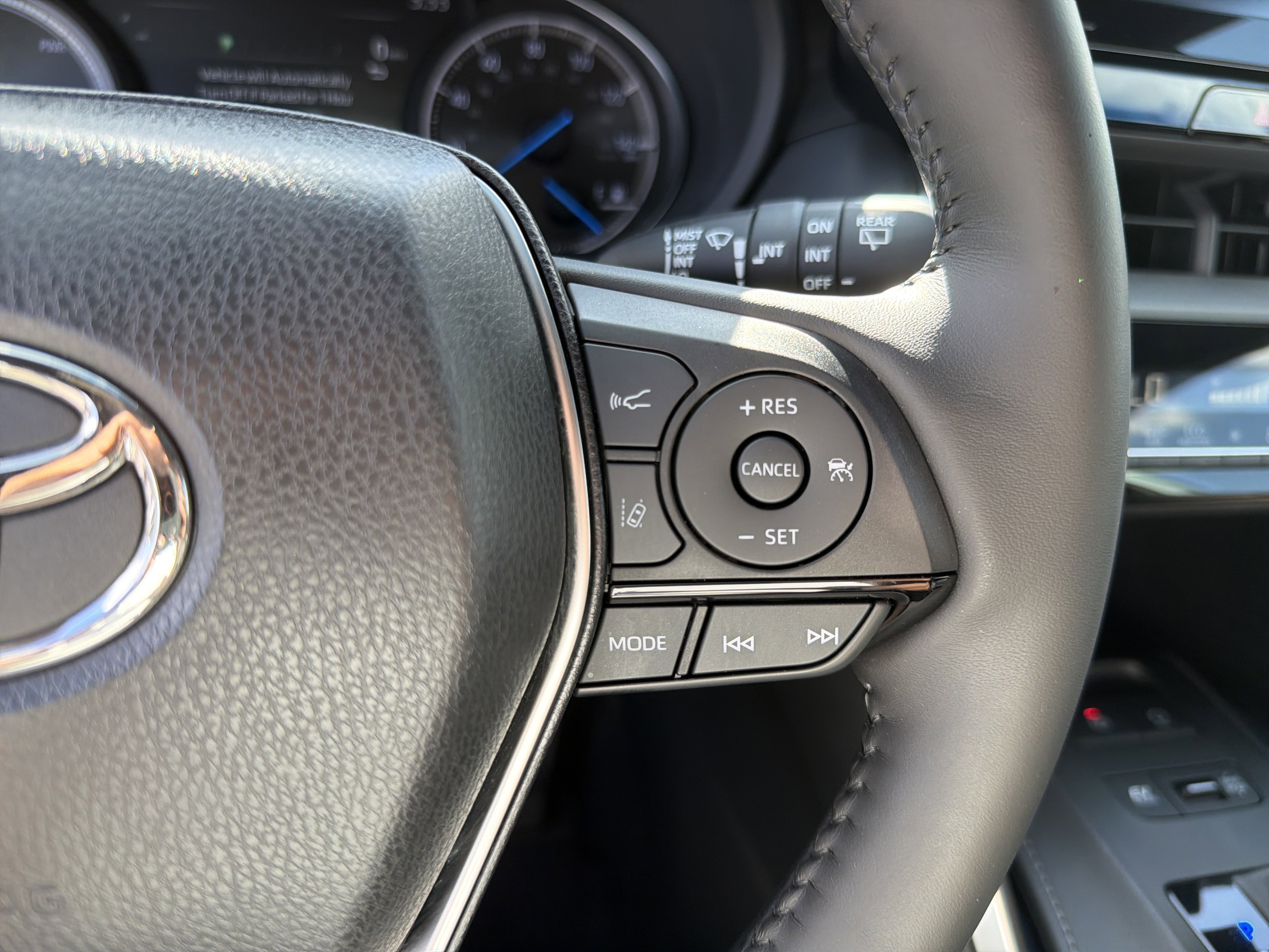 Certified 2021 Toyota Venza XLE w/ Softex Package image 11