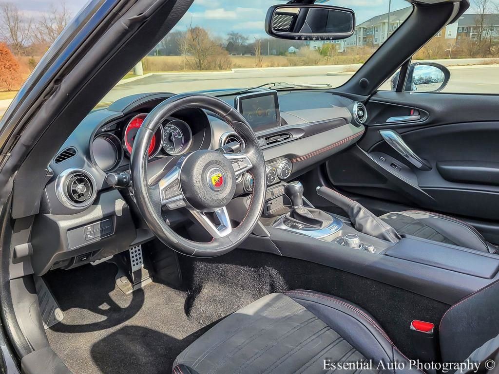 Used 2018 FIAT 124 Spider Abarth w/ Convenience Group image 9