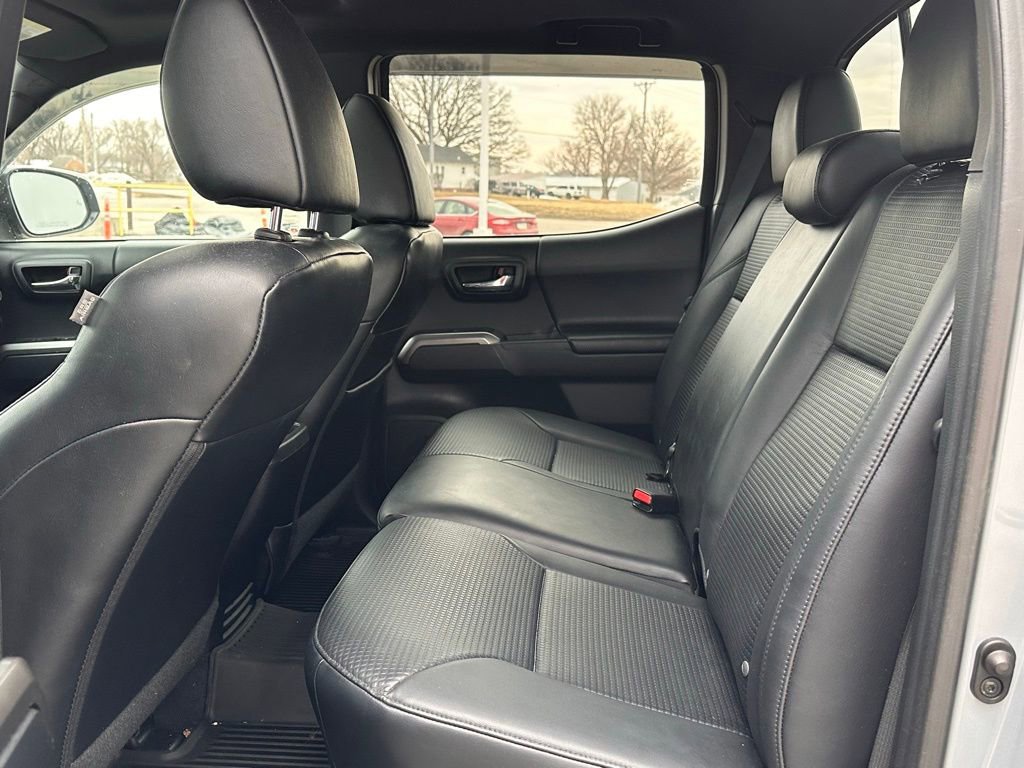 Used 2018 Toyota Tacoma Limited image 14