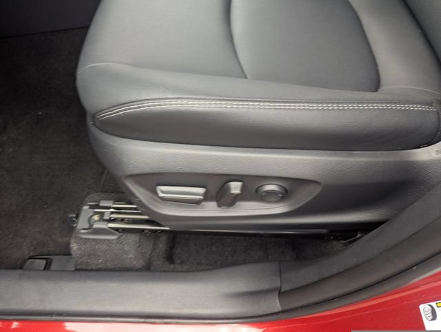 Used 2026 Toyota Corolla Cross XLE w/ Convenience Package FWD image 20