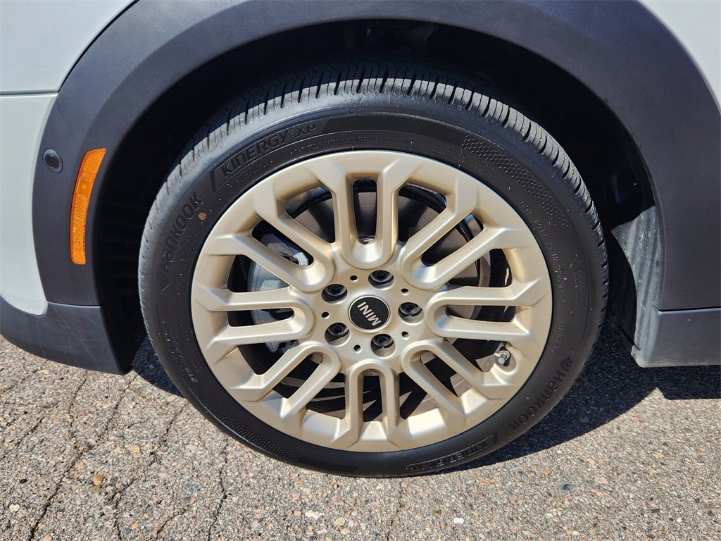 Used 2025 MINI Cooper 2-Door Hardtop image 19