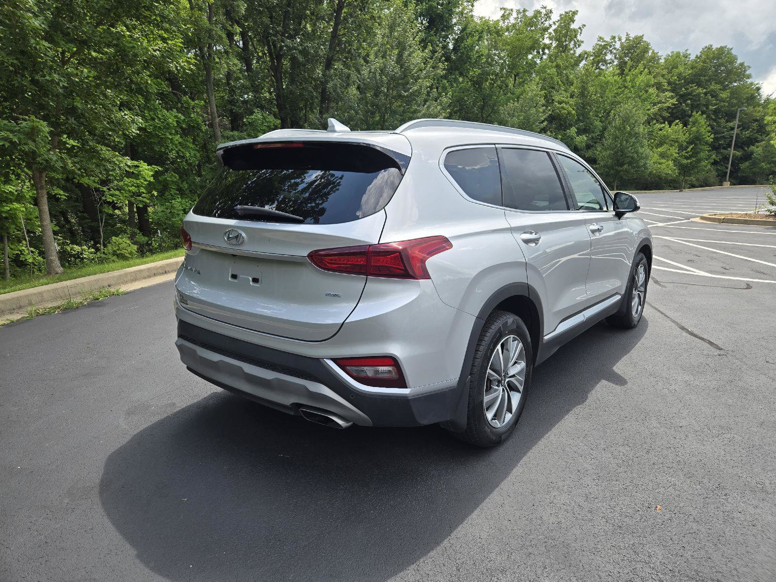 Used 2019 Hyundai Santa Fe AWD image 3