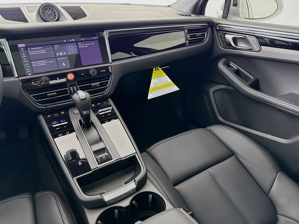 New 2026 Porsche Macan AWD/4WD image 25