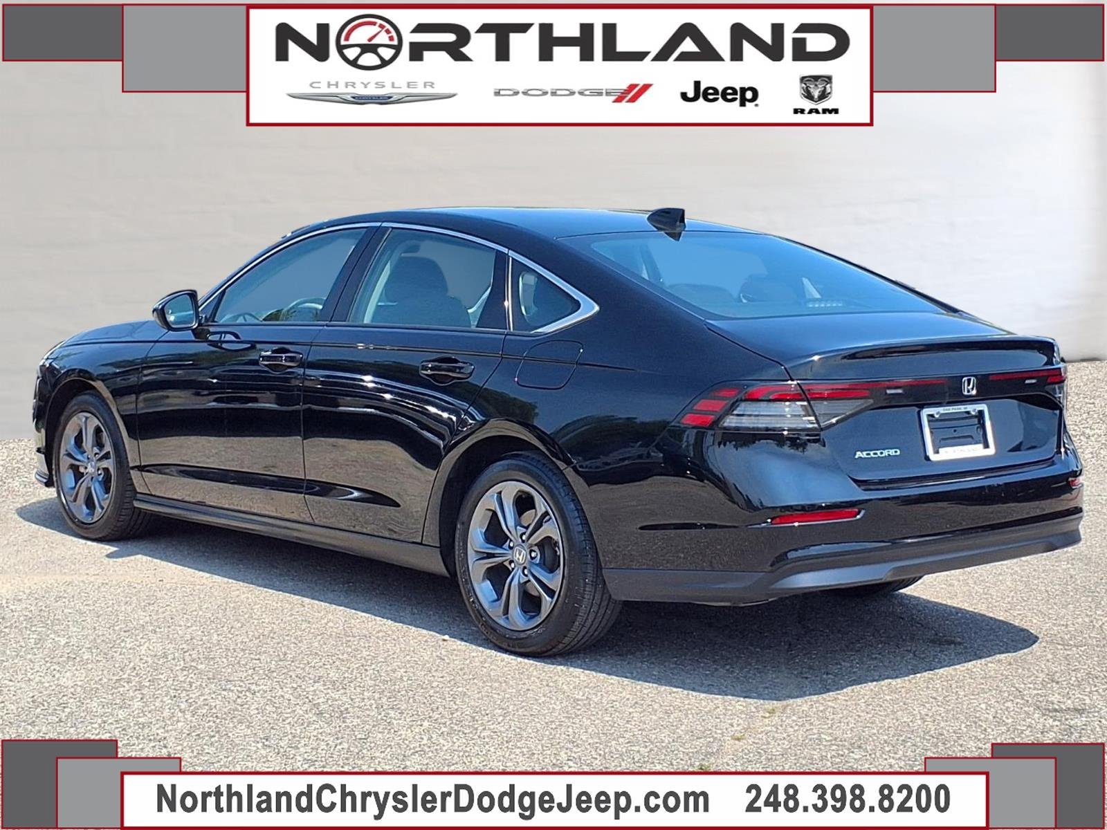 Used 2024 Honda Accord EX image 2