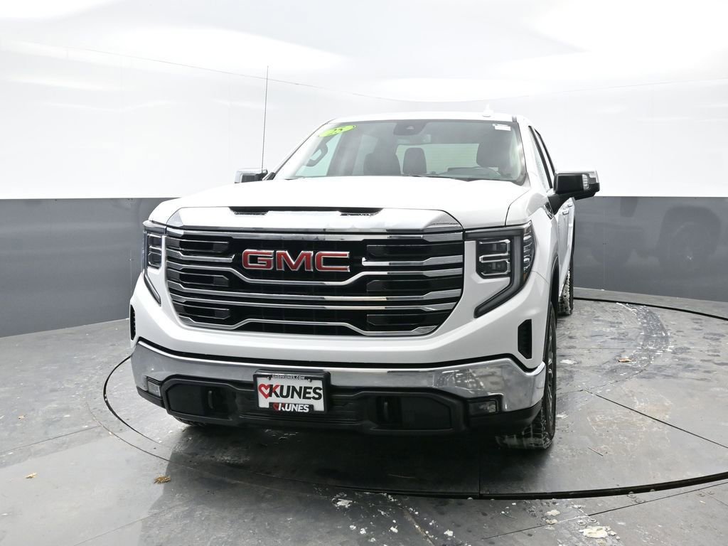 Used 2025 GMC Sierra 1500 SLT image 8