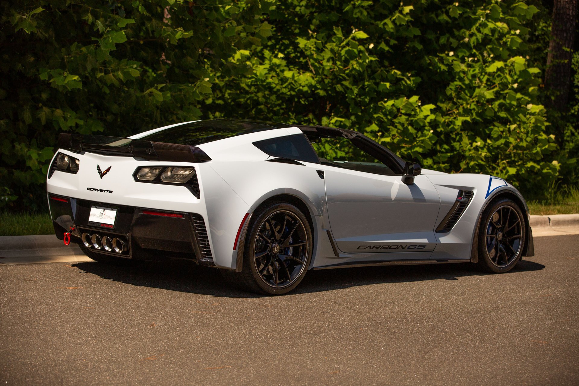 Used 2018 Chevrolet Corvette Z06 w/ Carbon 65 Edition RWD image 4