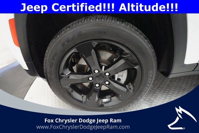 Certified 2023 Jeep Grand Cherokee L Laredo image 28