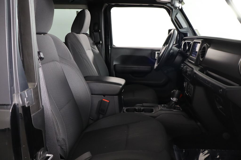Used 2022 Jeep Wrangler Sport AWD/4WD image 11
