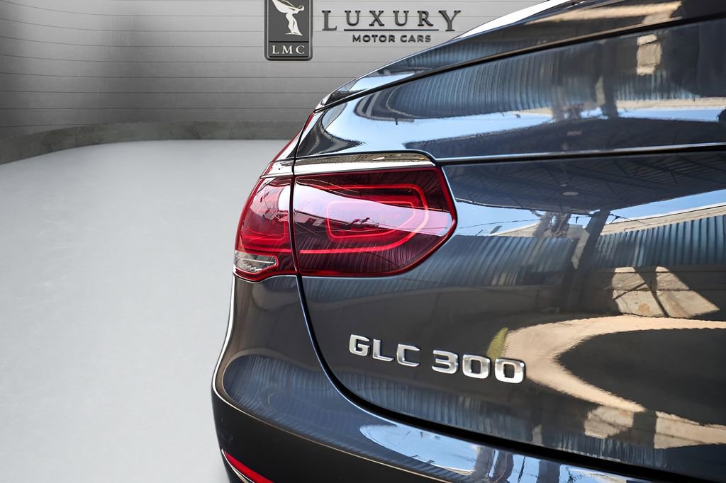 Used 2022 Mercedes-Benz GLC 300 4MATIC Coupe image 14