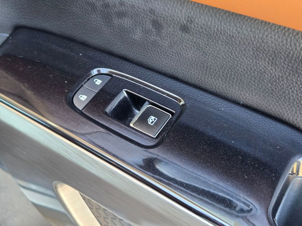 Used 2022 Nissan Pathfinder Platinum w/ Cargo Package image 28