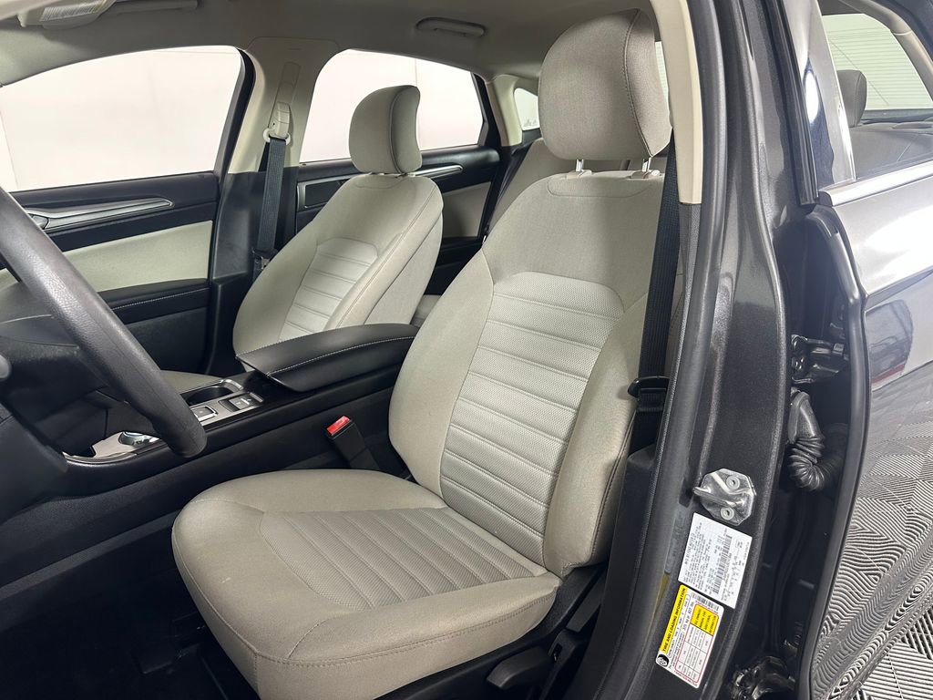 Used 2018 Ford Fusion S FWD image 14