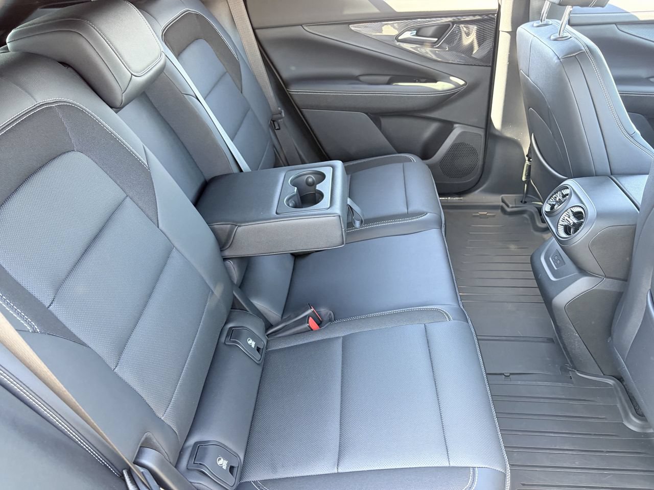 Used 2024 Chevrolet Blazer EV LT AWD/4WD image 13