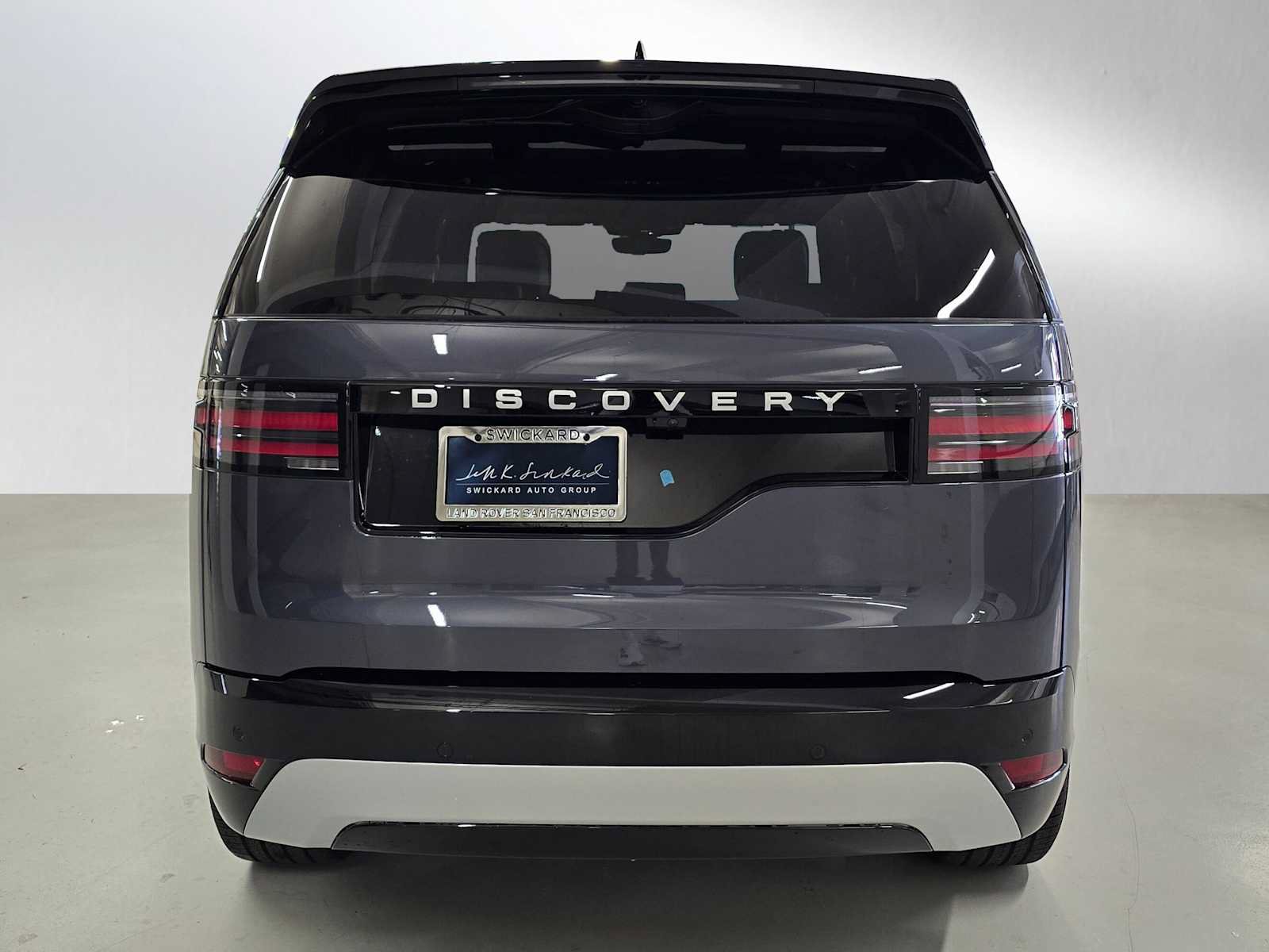 New 2026 Land Rover Discovery Limited Edition AWD/4WD image 4