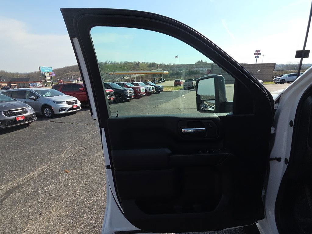 Used 2025 Chevrolet Silverado 2500 Custom w/ Custom Value Package image 14