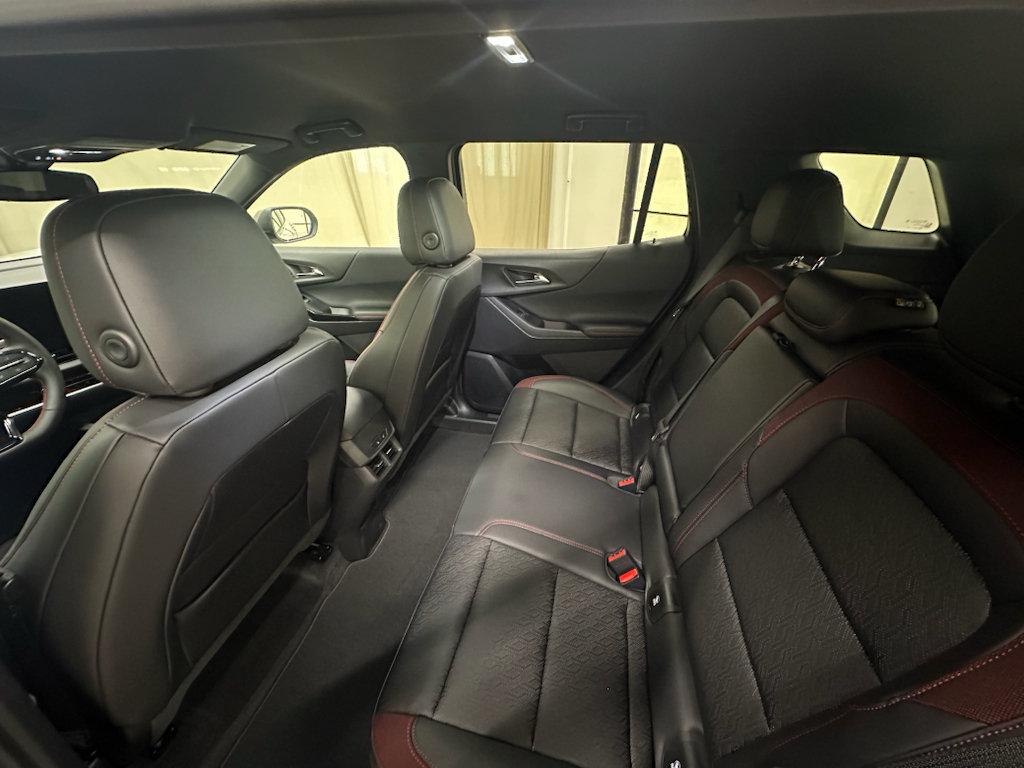 New 2027 Chevrolet Equinox RS w/ Convenience Package III FWD image 16