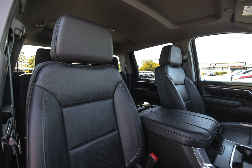 Used 2025 Chevrolet Silverado 3500 LTZ w/ LTZ Convenience Package AWD/4WD image 27