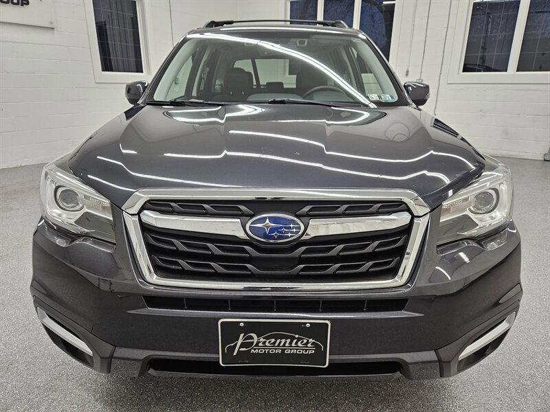 Used 2018 Subaru Forester 2.5i Touring AWD/4WD image 2