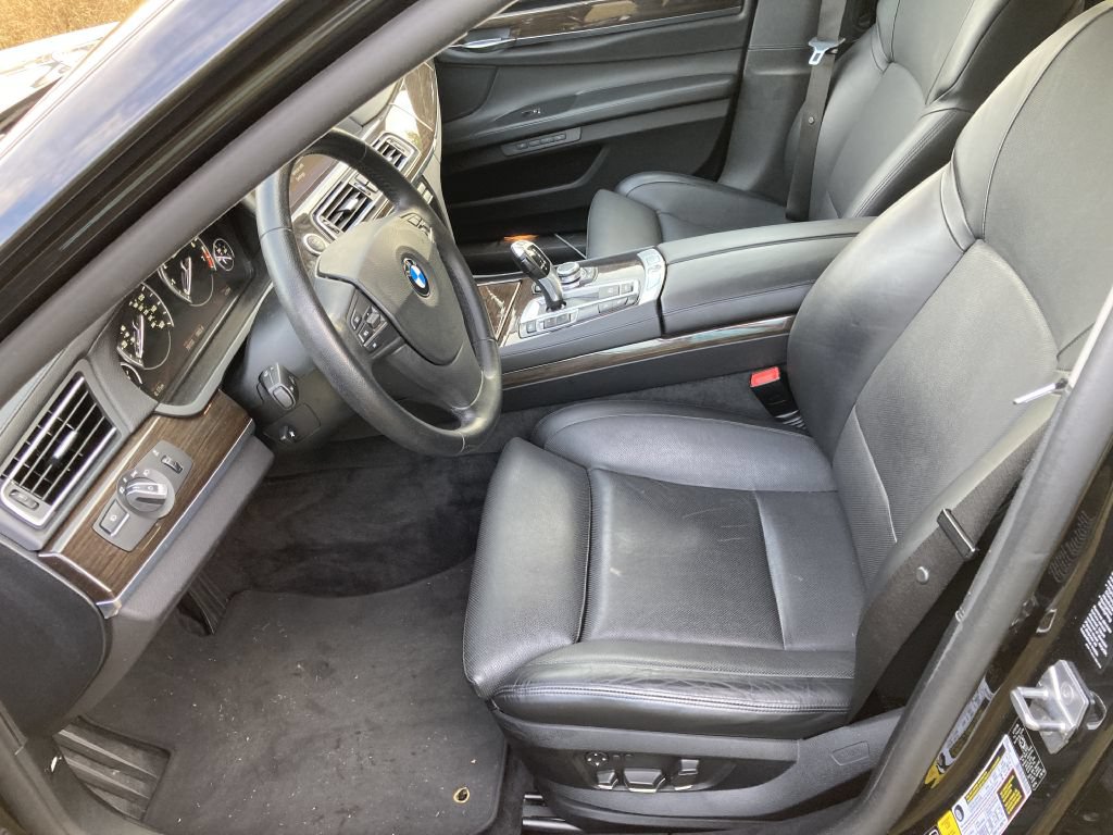 Used 2011 BMW 750Li xDrive AWD/4WD image 12