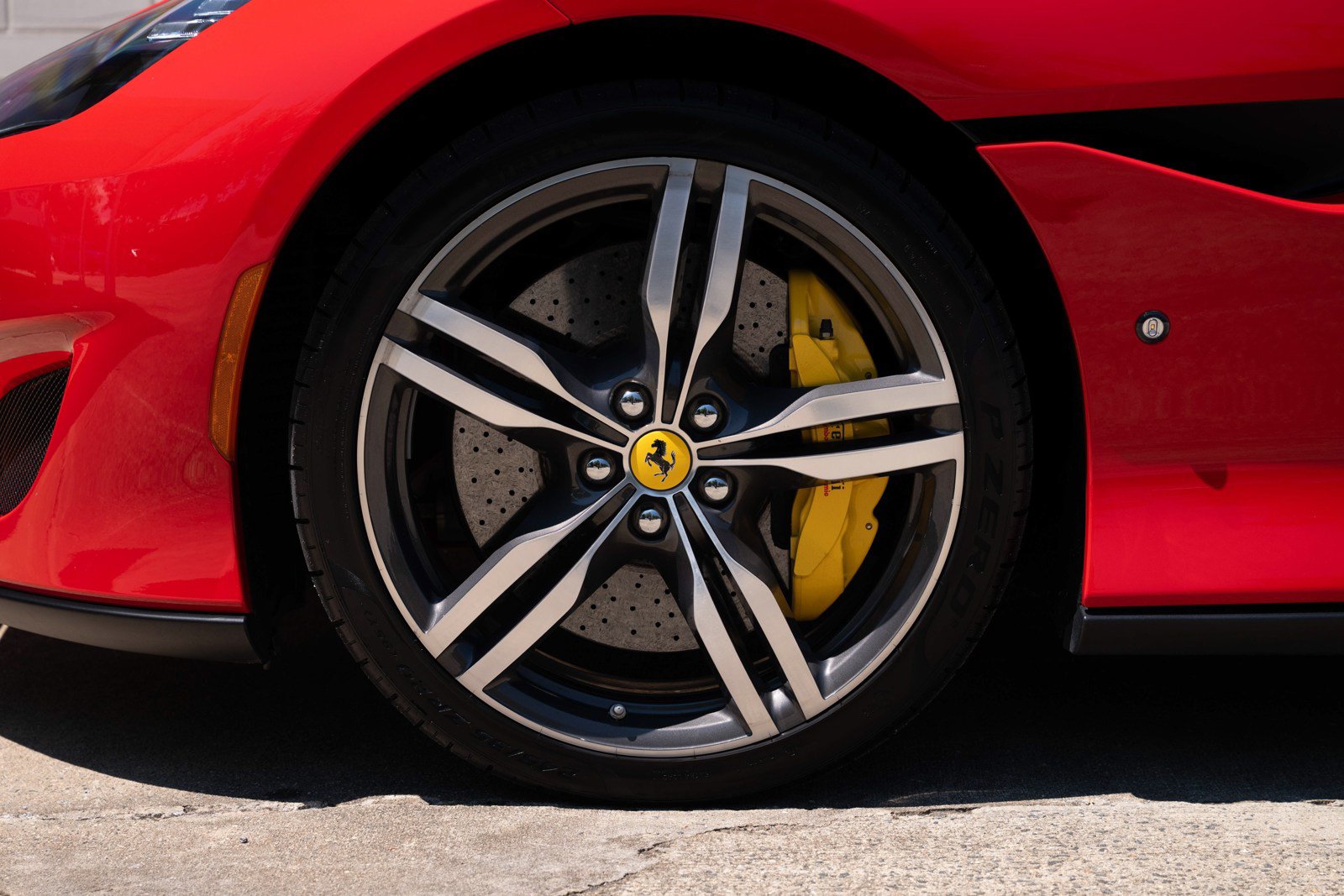 Used 2019 Ferrari Portofino RWD image 19