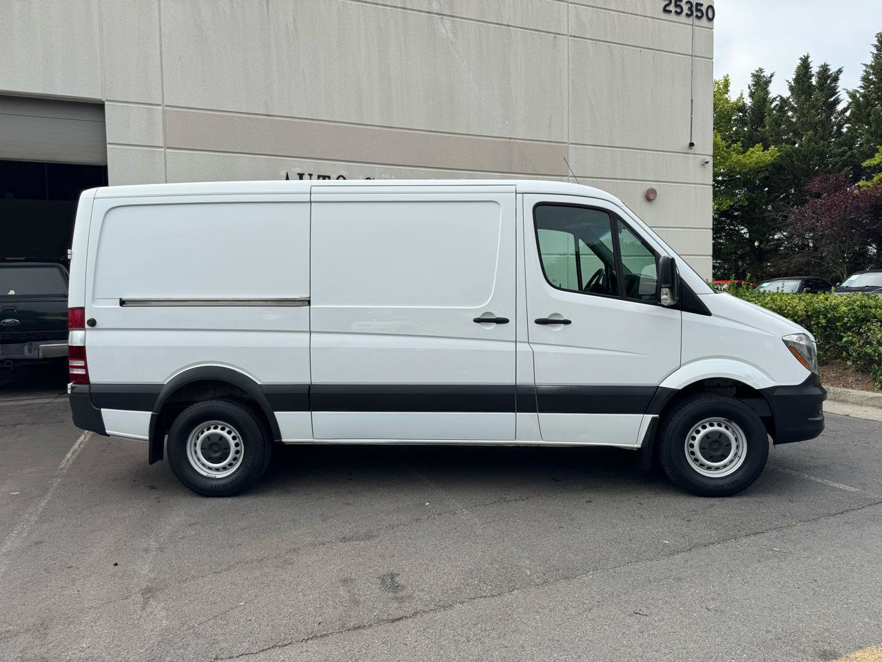 Used 2017 Mercedes-Benz Sprinter 2500 image 10