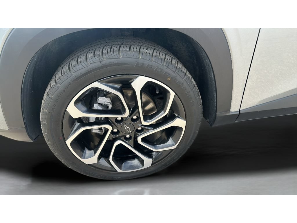 Used 2024 Chevrolet Trax RS w/ Sunroof Package FWD image 25