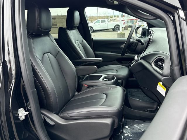 New 2026 Chrysler Pacifica Select AWD/4WD image 27