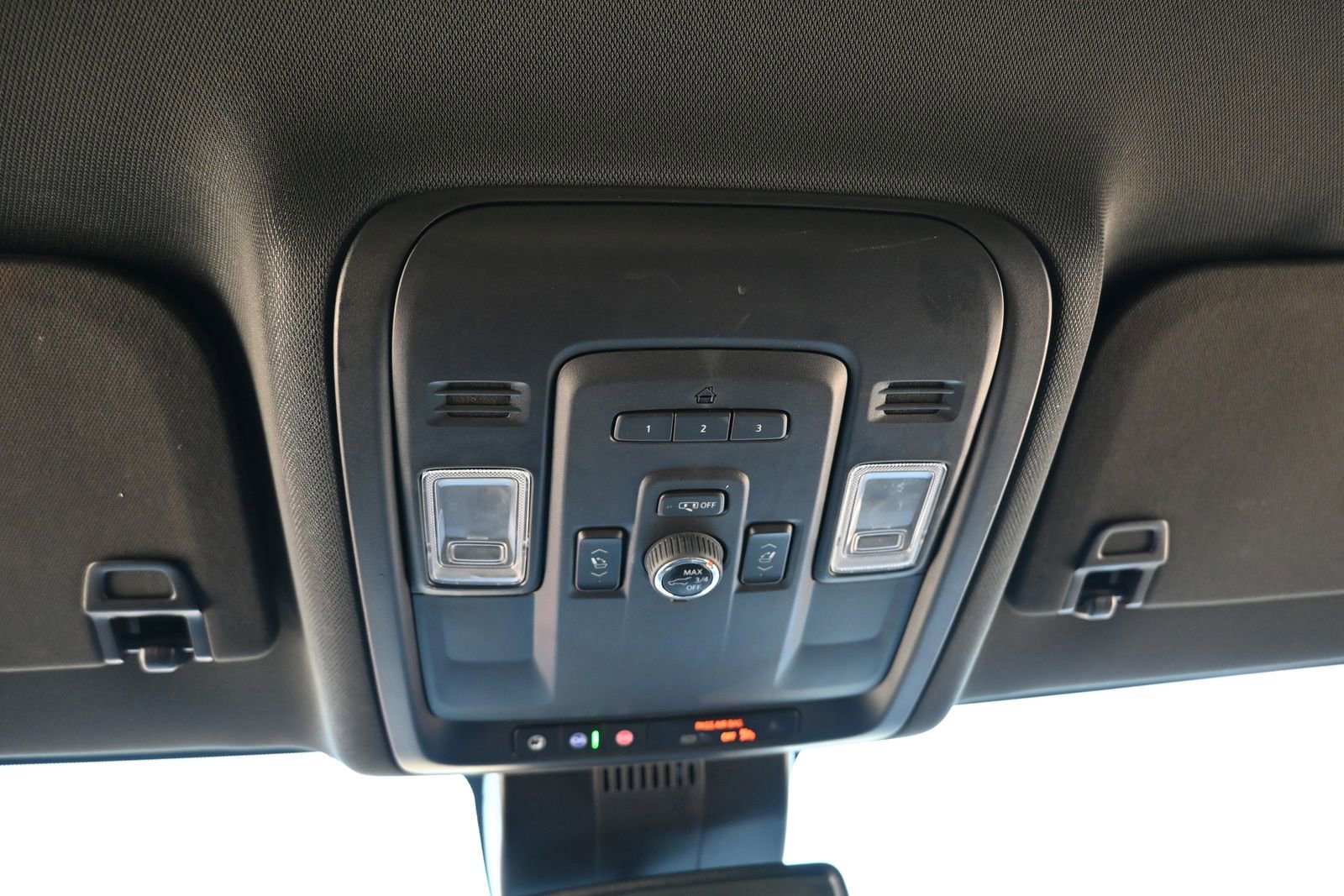 Used 2024 Chevrolet Suburban Premier AWD/4WD image 23