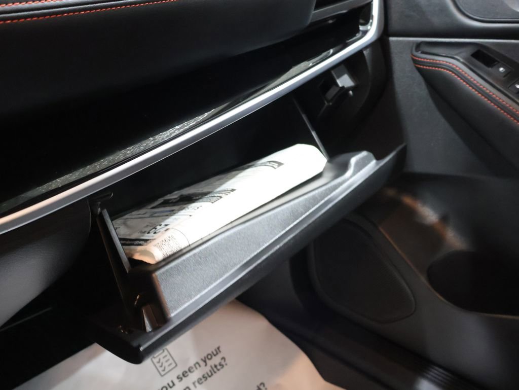 Used 2025 Nissan Rogue SV image 32