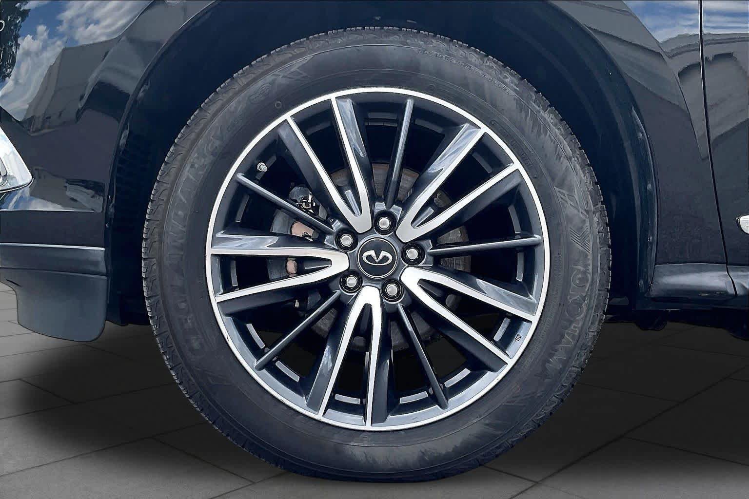 Used 2018 INFINITI QX60 Luxe w/ Deluxe Technology Package AWD/4WD image 9