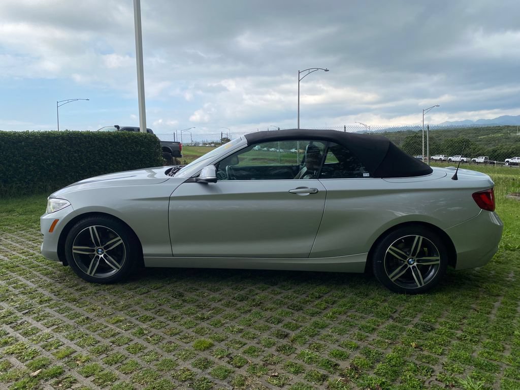 Used 2017 BMW 230i Convertible RWD image 3