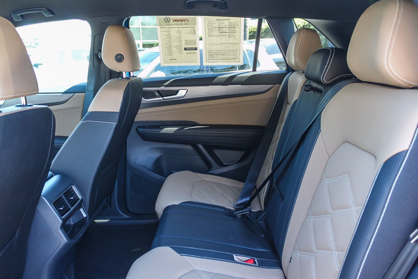 Used 2025 Volkswagen Atlas Cross Sport SE image 19