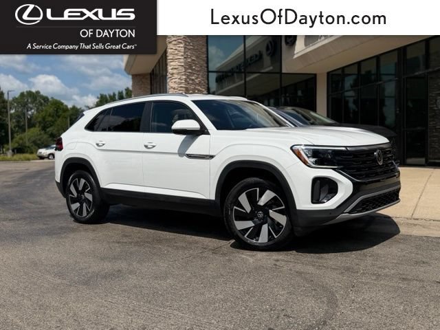 Used 2025 Volkswagen Atlas Cross Sport SE AWD/4WD image 1