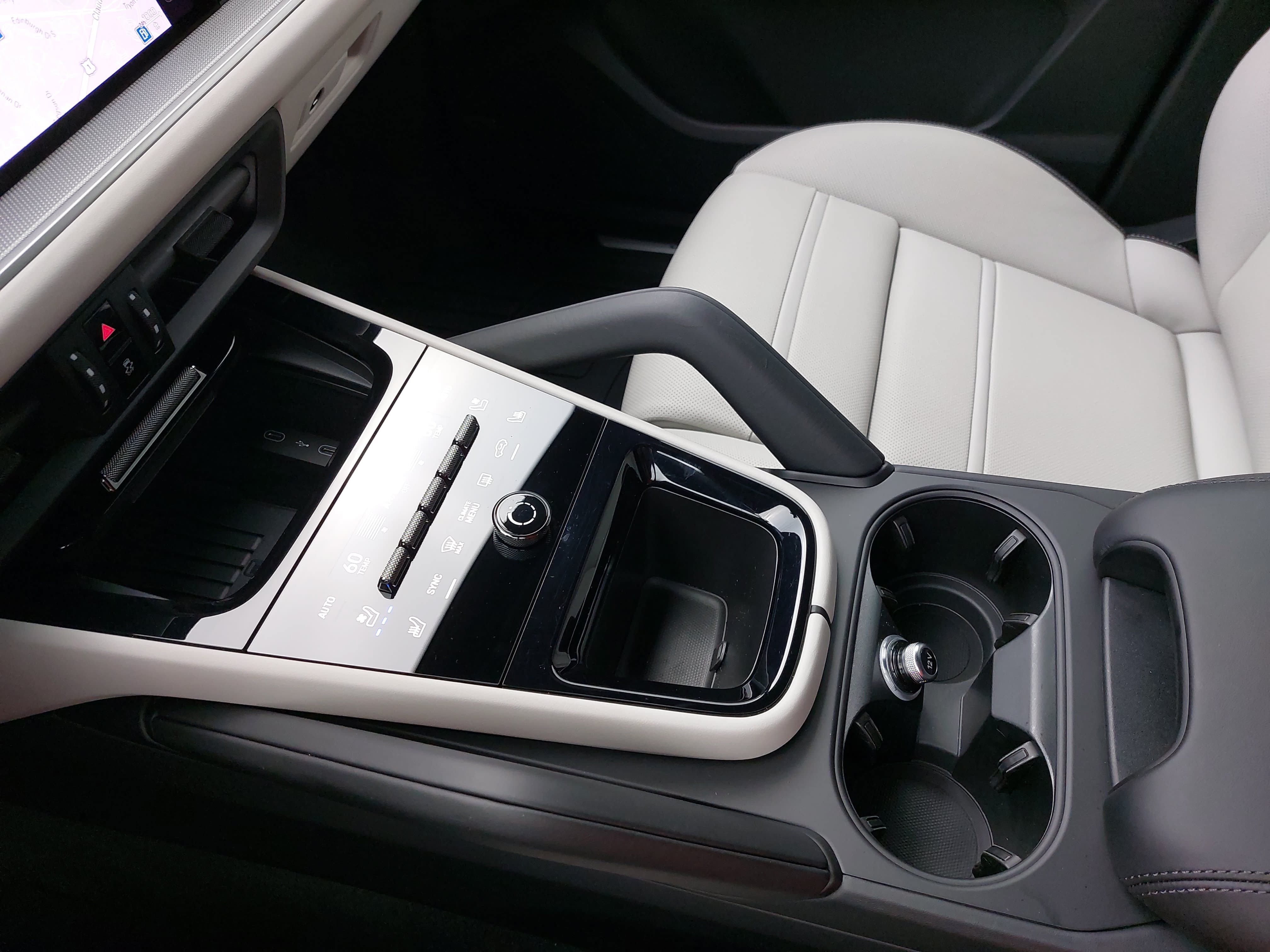 Certified 2026 Porsche Cayenne AWD/4WD image 27