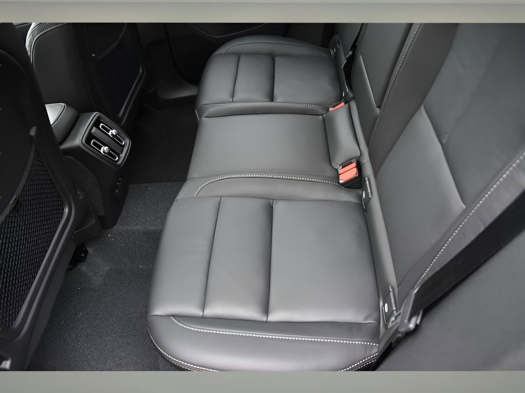 New 2026 Volvo XC40 B5 Plus w/ Protection Package Premier image 15
