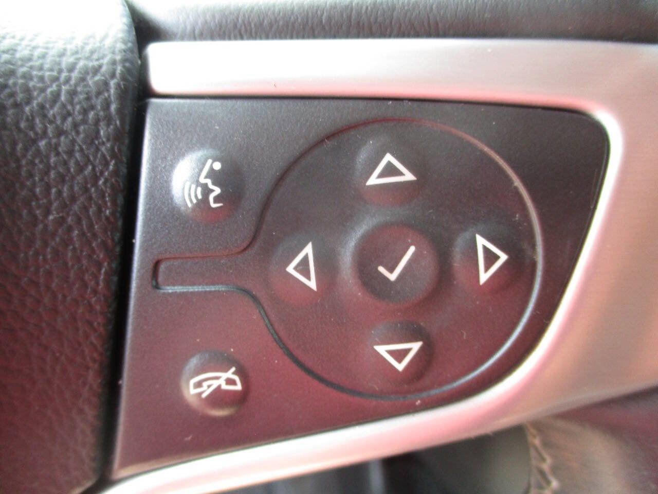 Used 2015 GMC Yukon SLT w/ Open Road Package image 28