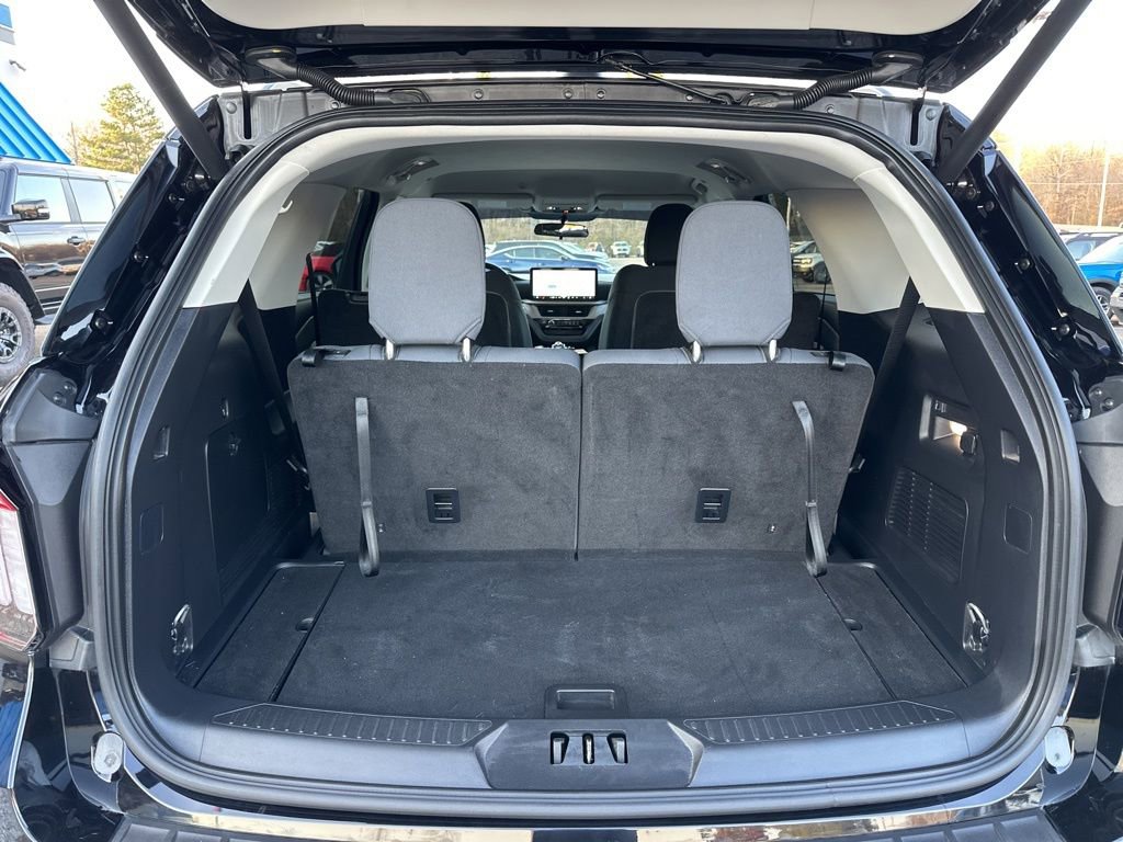 Used 2025 Ford Explorer Active image 13