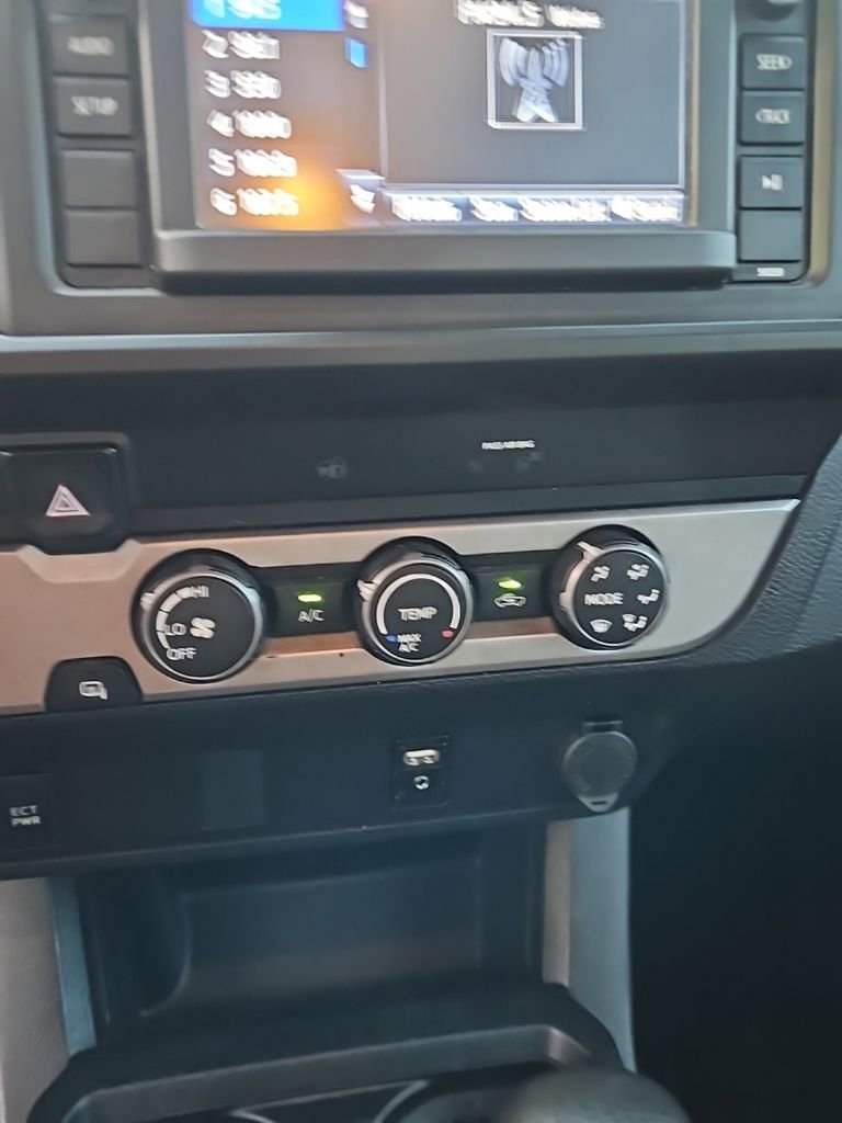 Used 2019 Toyota Tacoma SR w/ SR Convenience Package RWD image 18