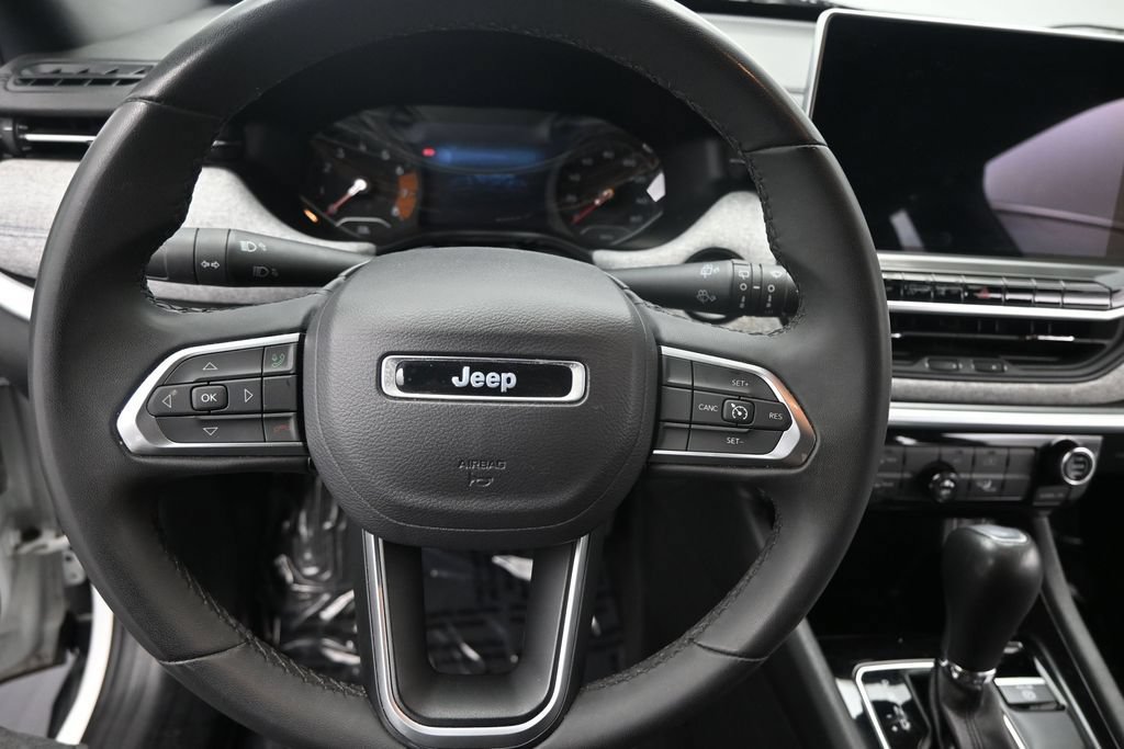 Used 2024 Jeep Compass Latitude AWD/4WD image 22