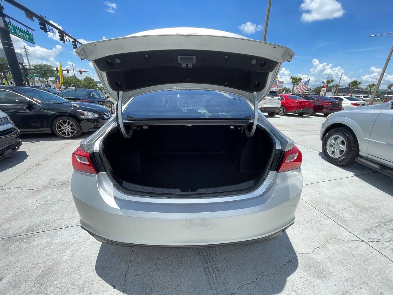 Used 2018 Chevrolet Malibu LS FWD image 13