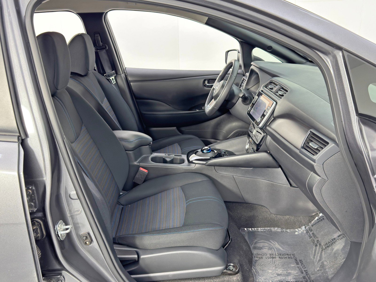 Used 2025 Nissan Leaf SV Plus image 14