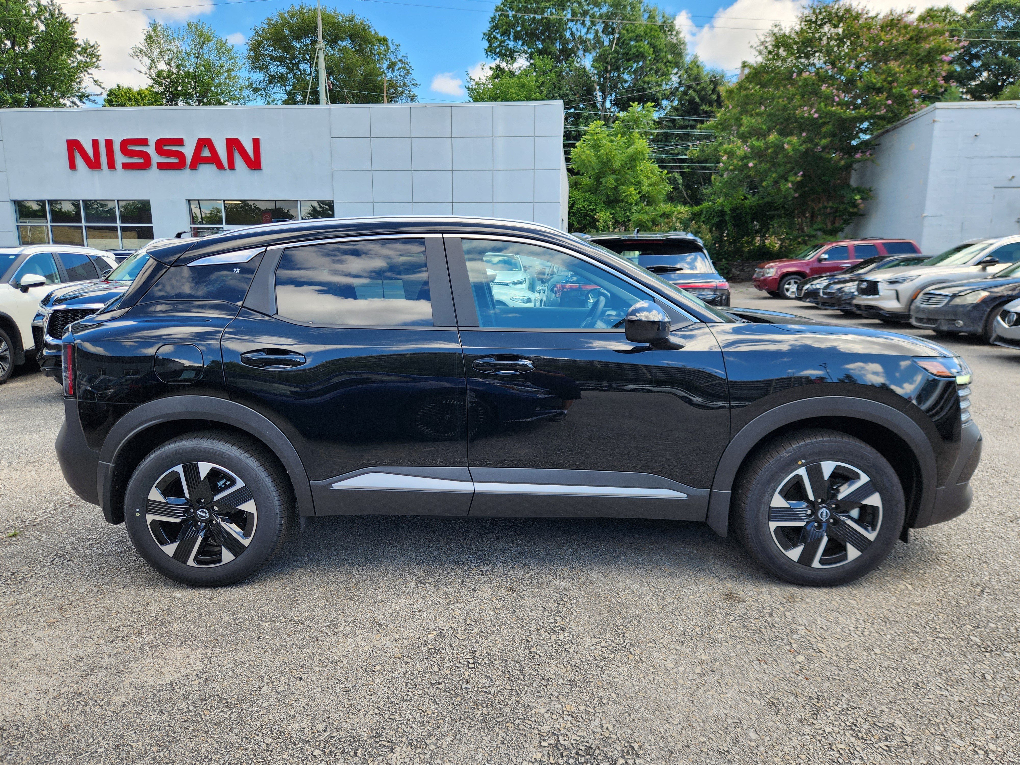 Used 2026 Nissan Kicks SV AWD/4WD image 11