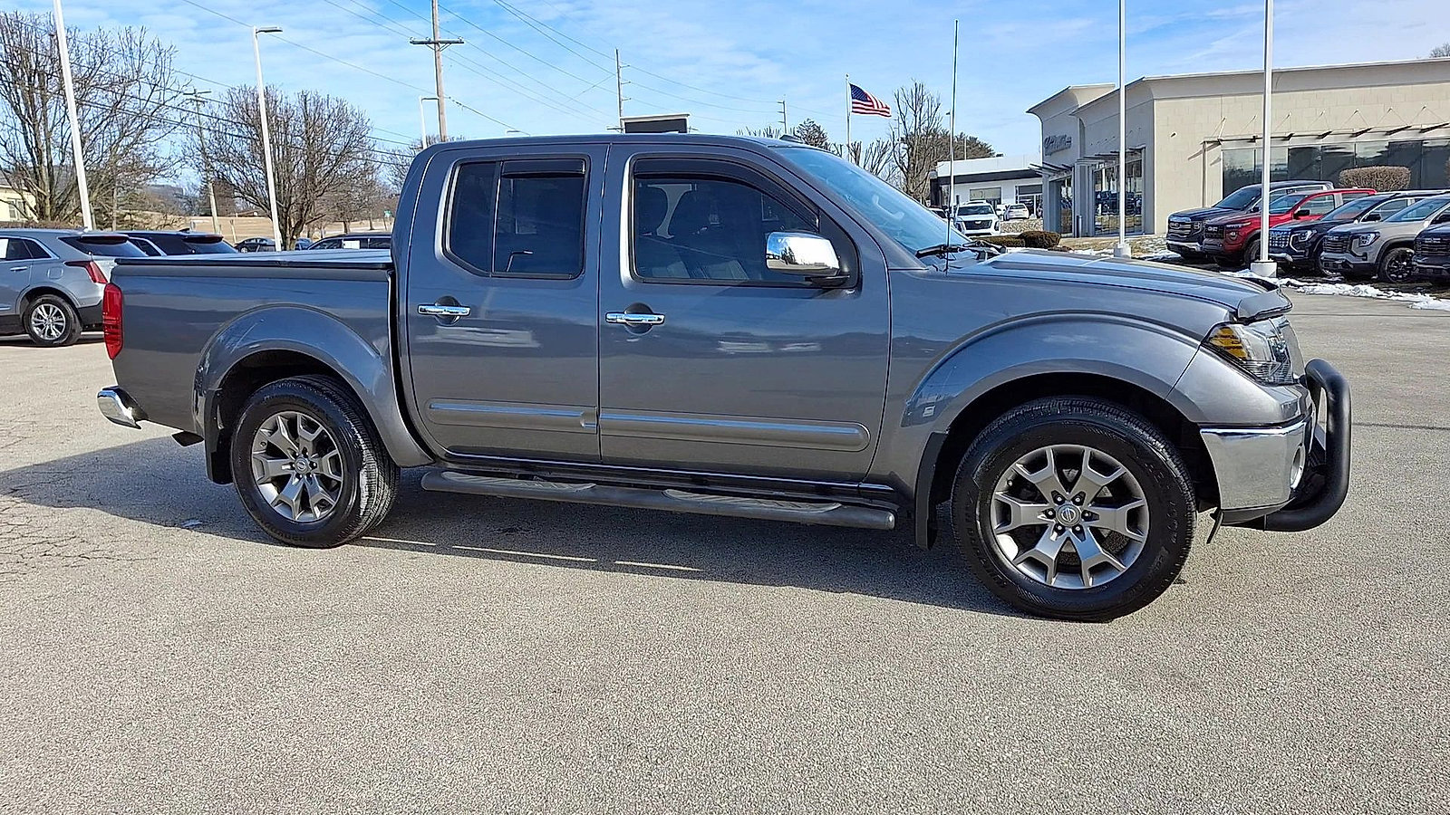 Used 2016 Nissan Frontier SL w/ Moonroof Package image 2