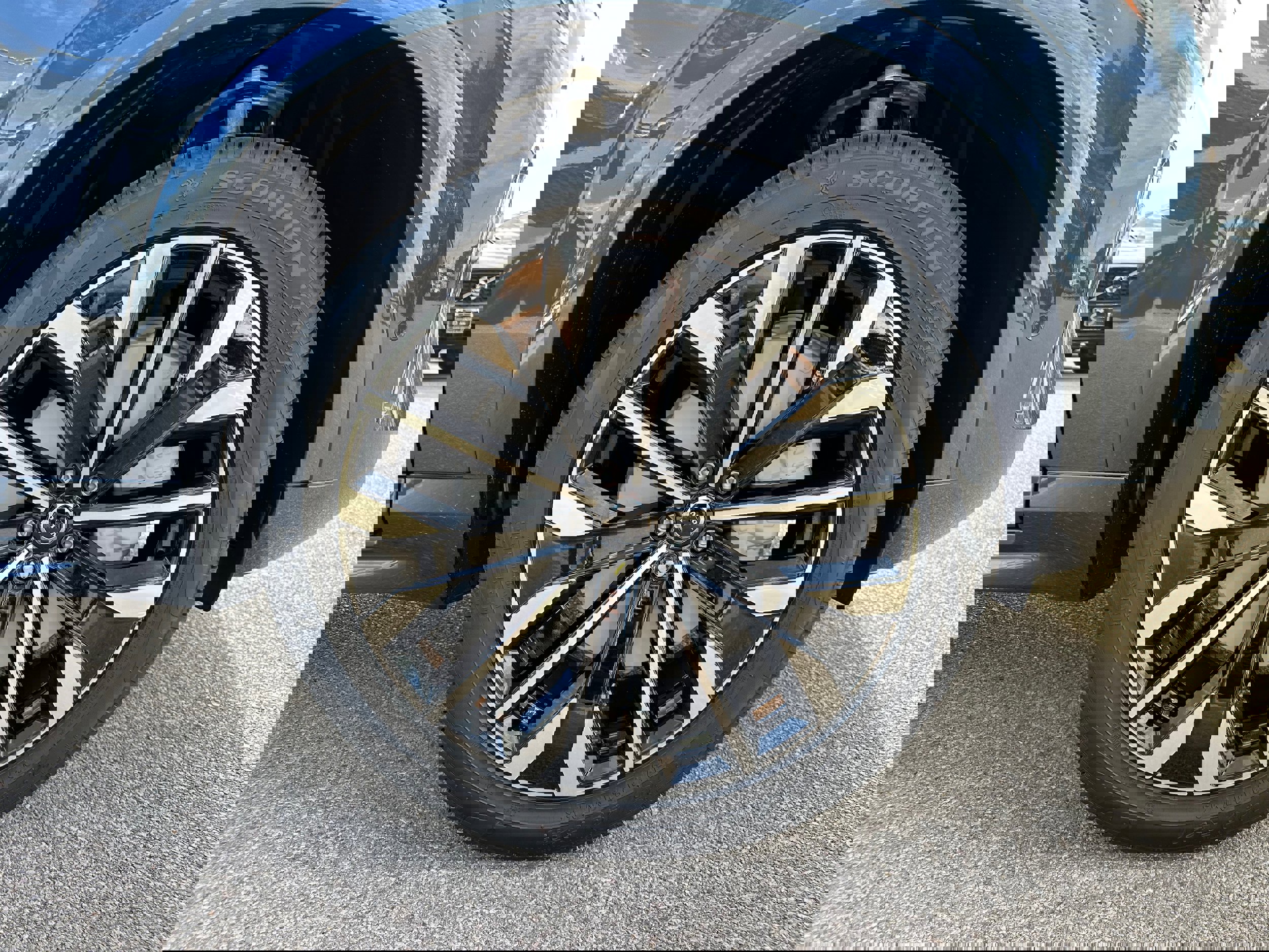 New 2026 Volvo XC90 B6 Plus w/ Protection Package Premier image 7