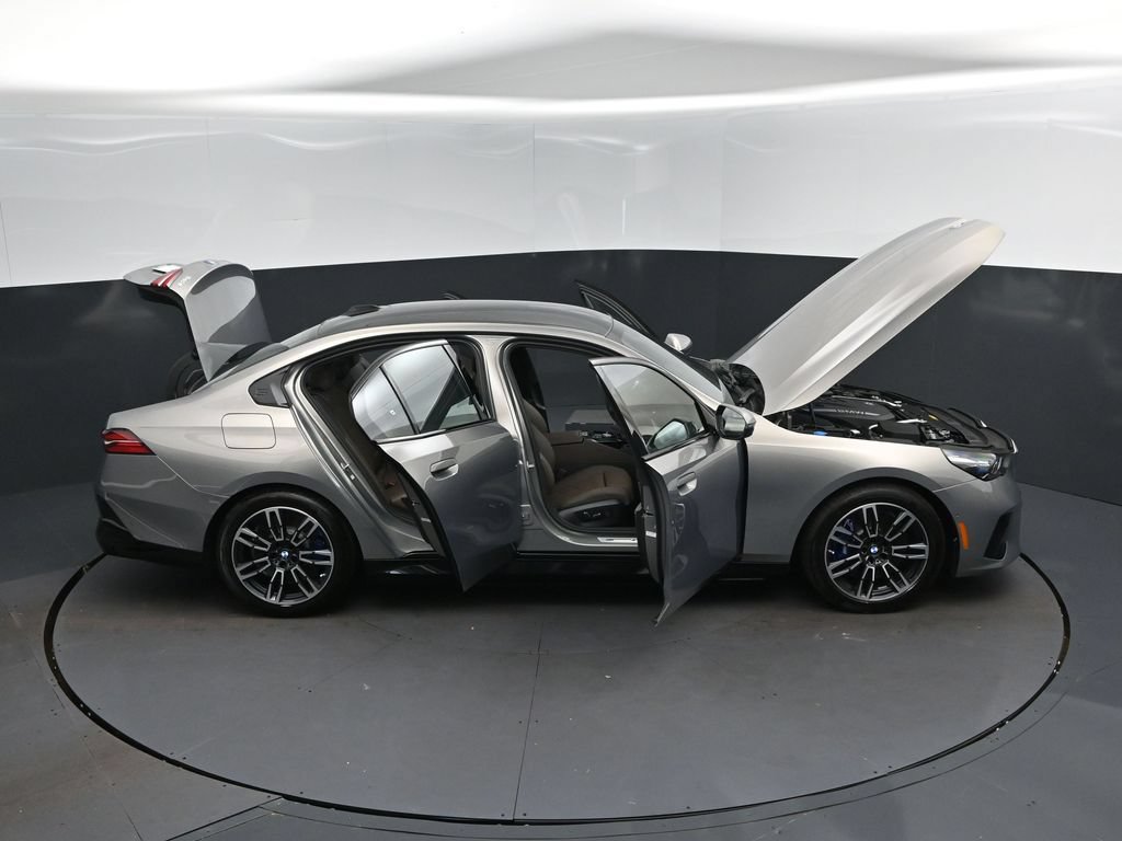New 2027 BMW 550e xDrive w/ Premium Package AWD/4WD image 50