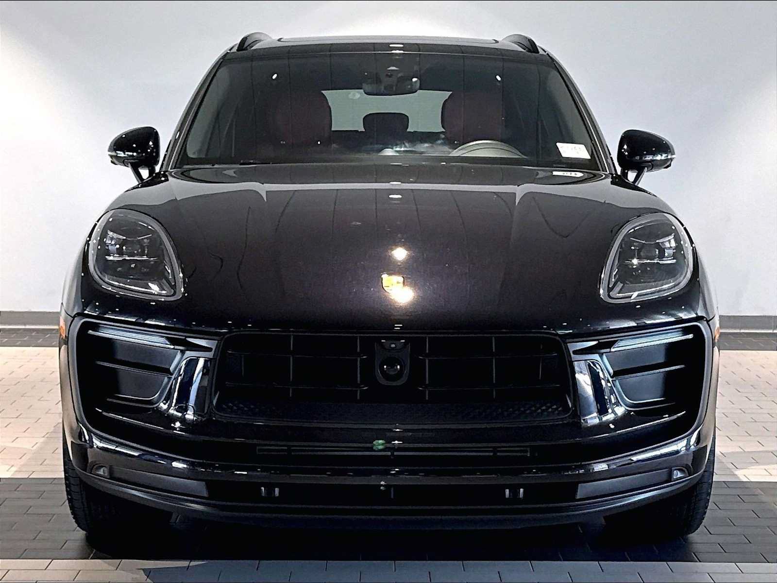 Used 2026 Porsche Macan AWD/4WD image 13