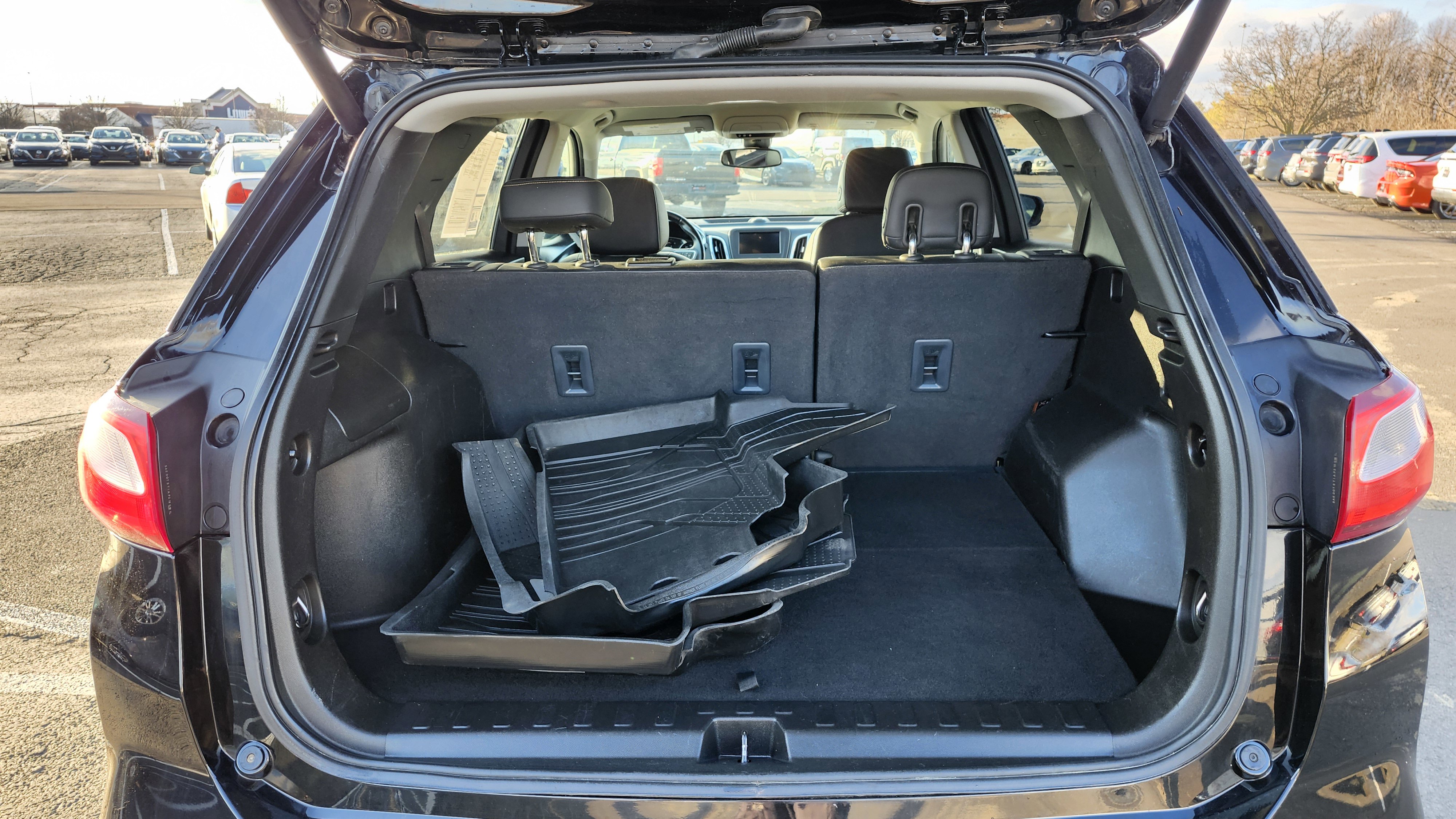 Used 2020 Chevrolet Equinox LT w/ Midnight Edition image 16