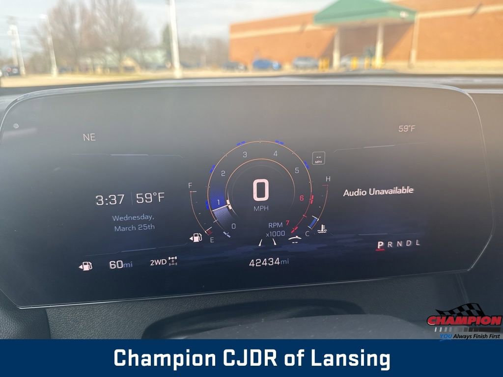 Used 2024 Chevrolet Traverse LT image 30