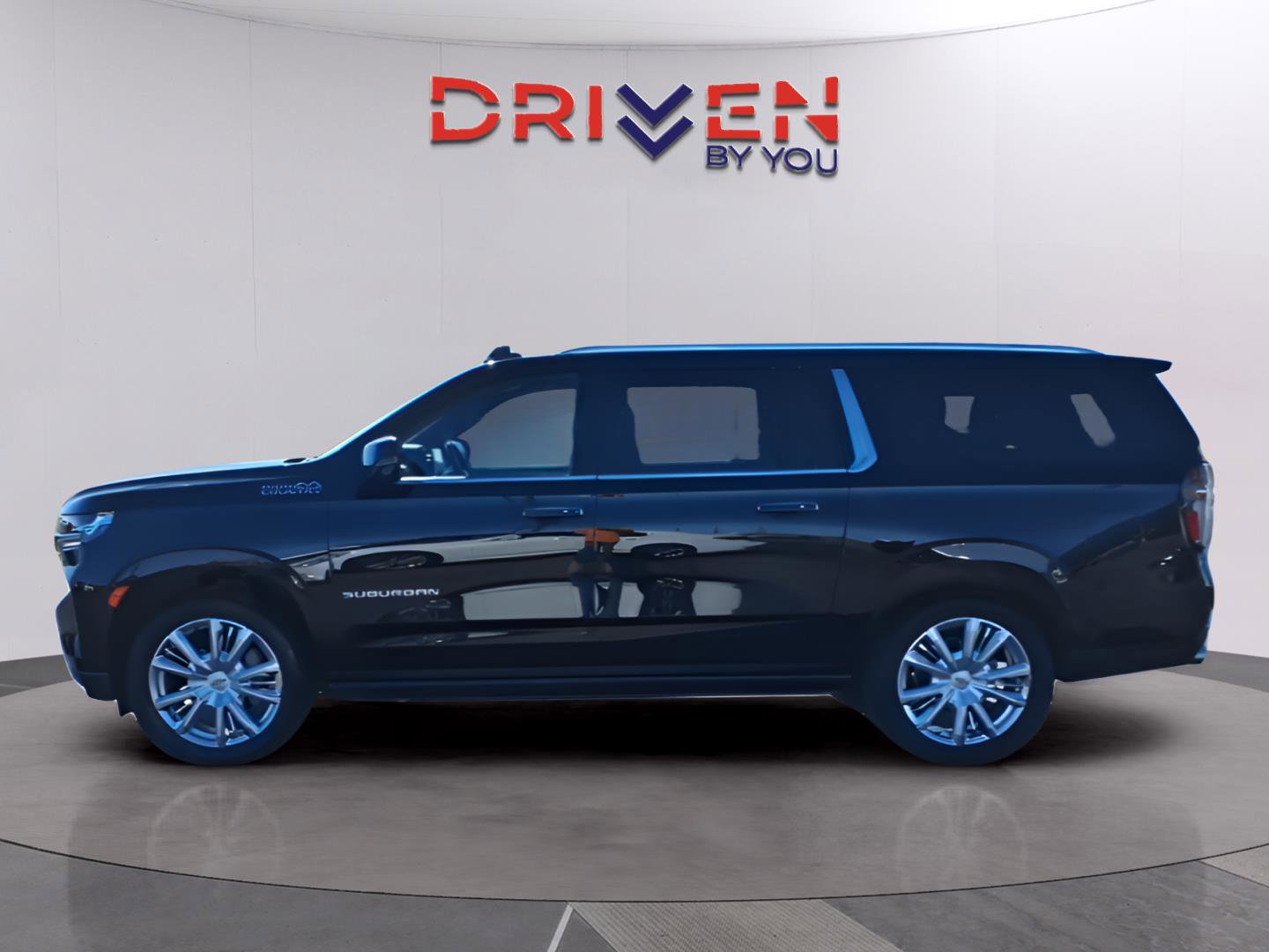 Used 2021 Chevrolet Suburban High Country w/ Premium Package image 2