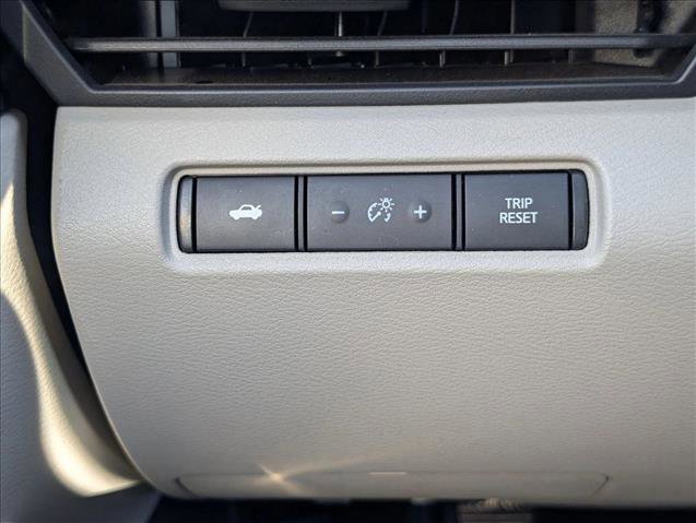 Used 2025 Nissan Altima 2.5 SV FWD image 16